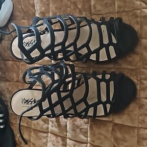 High heeled Cage shoes